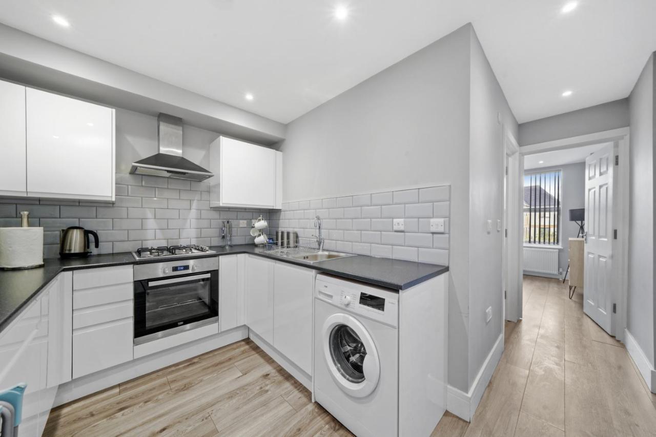 Stuning 2 Bedroom Flats Free Wifi *